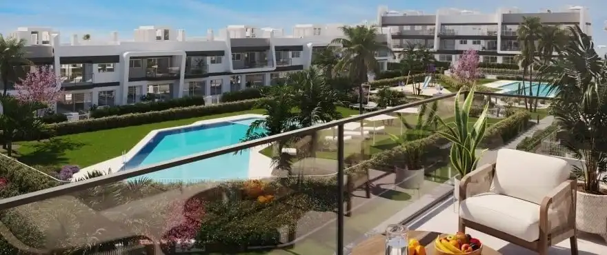 Vista exterior de Apartament en venda en Santa Pola amb Aire condicionat, Jardí privat i Parquet
