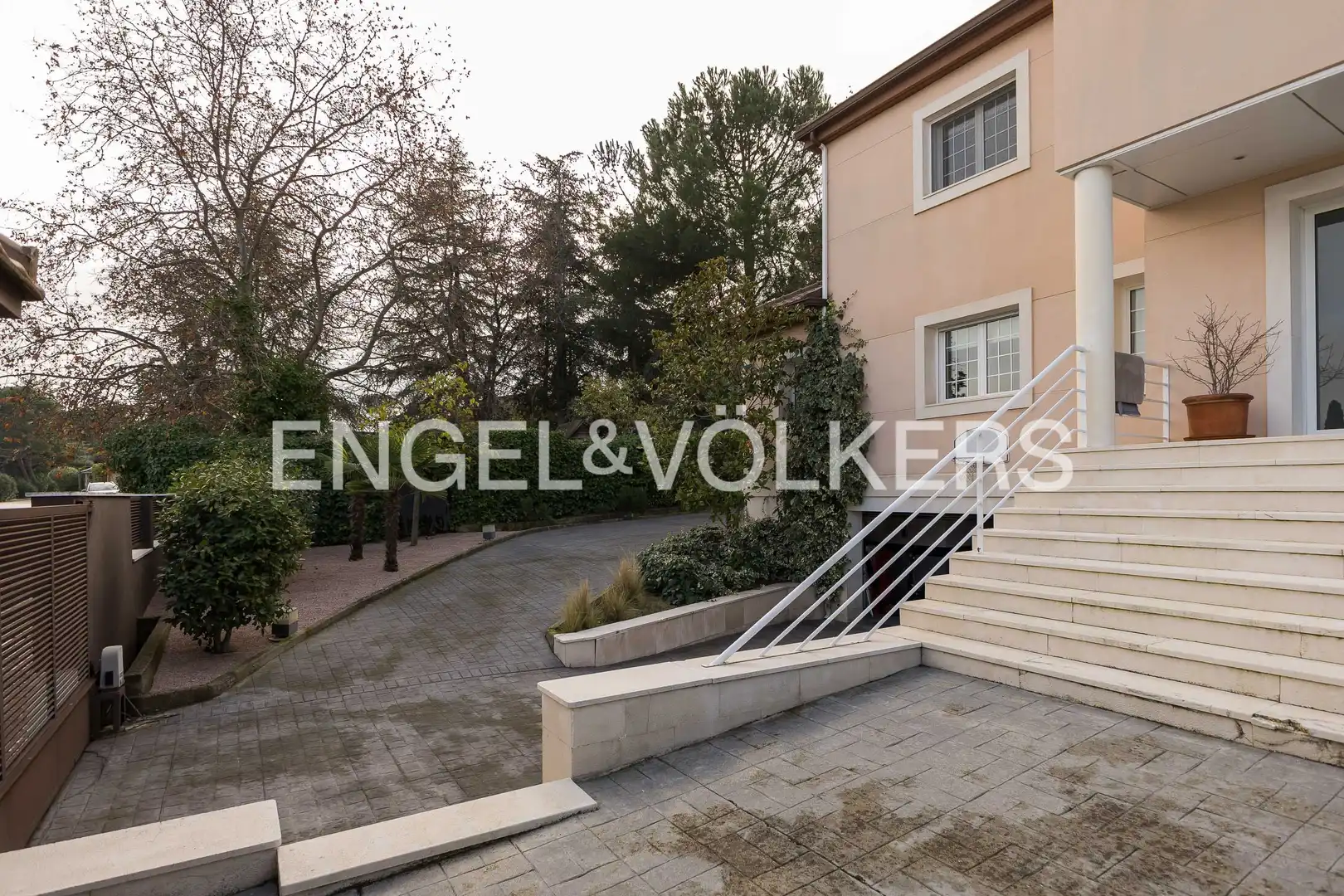 Vista exterior de Casa o chalet en venta en Boadilla del Monte con Aire acondicionado, Calefacción y Jardín privado