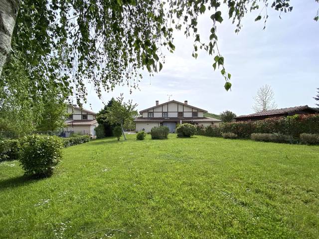Casa-chalet en Venta en ZONA GARAIO en Barrundia