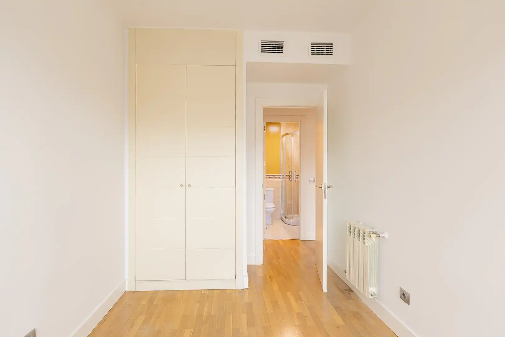 Habitación de Piso de alquiler en Pozuelo de Alarcón con Aire acondicionado, Calefacción y Jardín privado