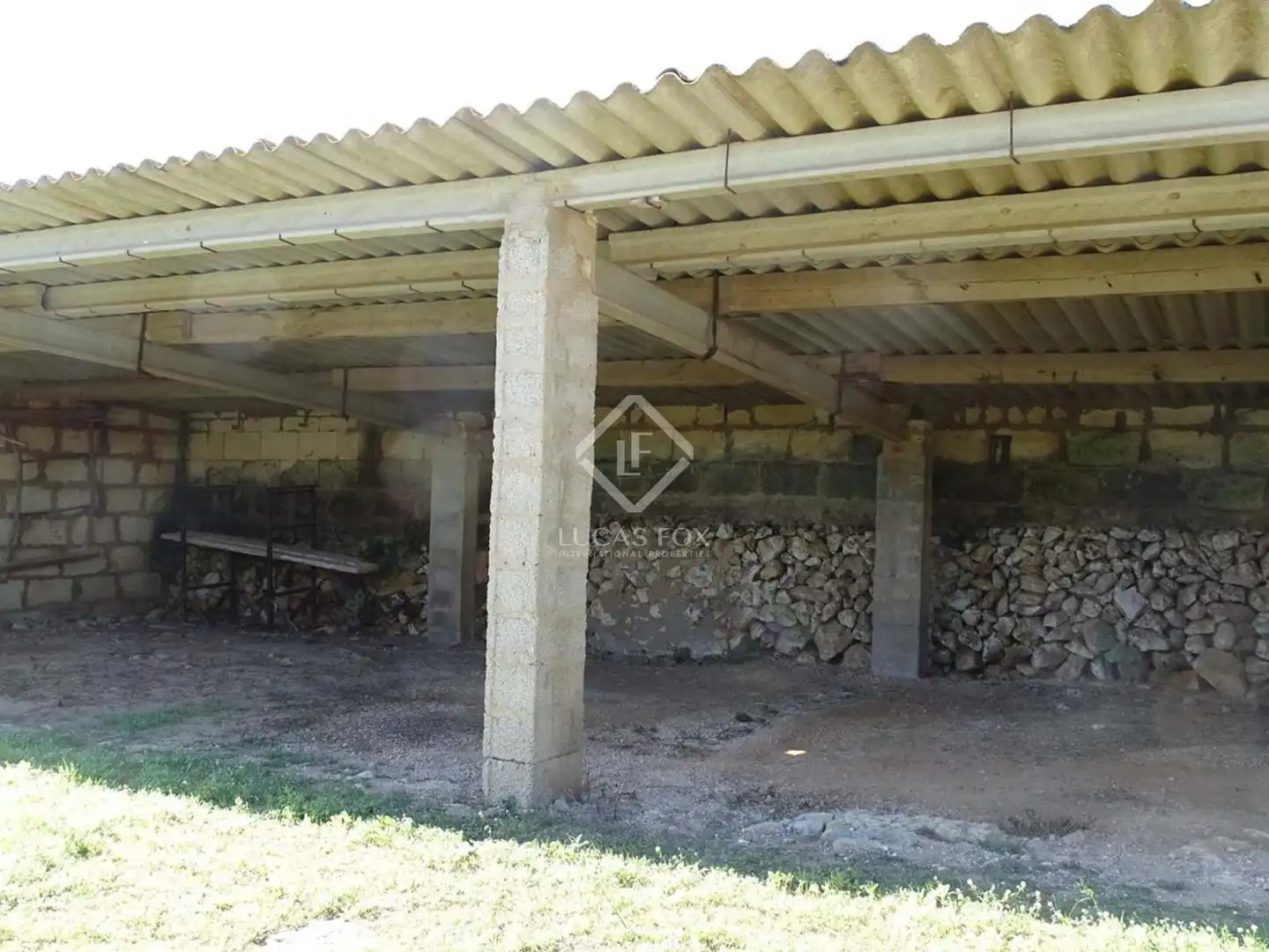 Country homes for sale in Cala Blanca