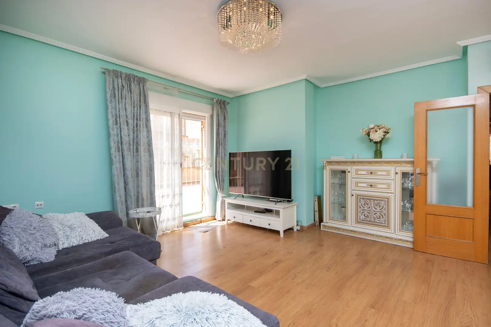 Sala de estar de Casa adosada en venta en Alicante / Alacant con Aire acondicionado, Balcón y Piscina comunitaria