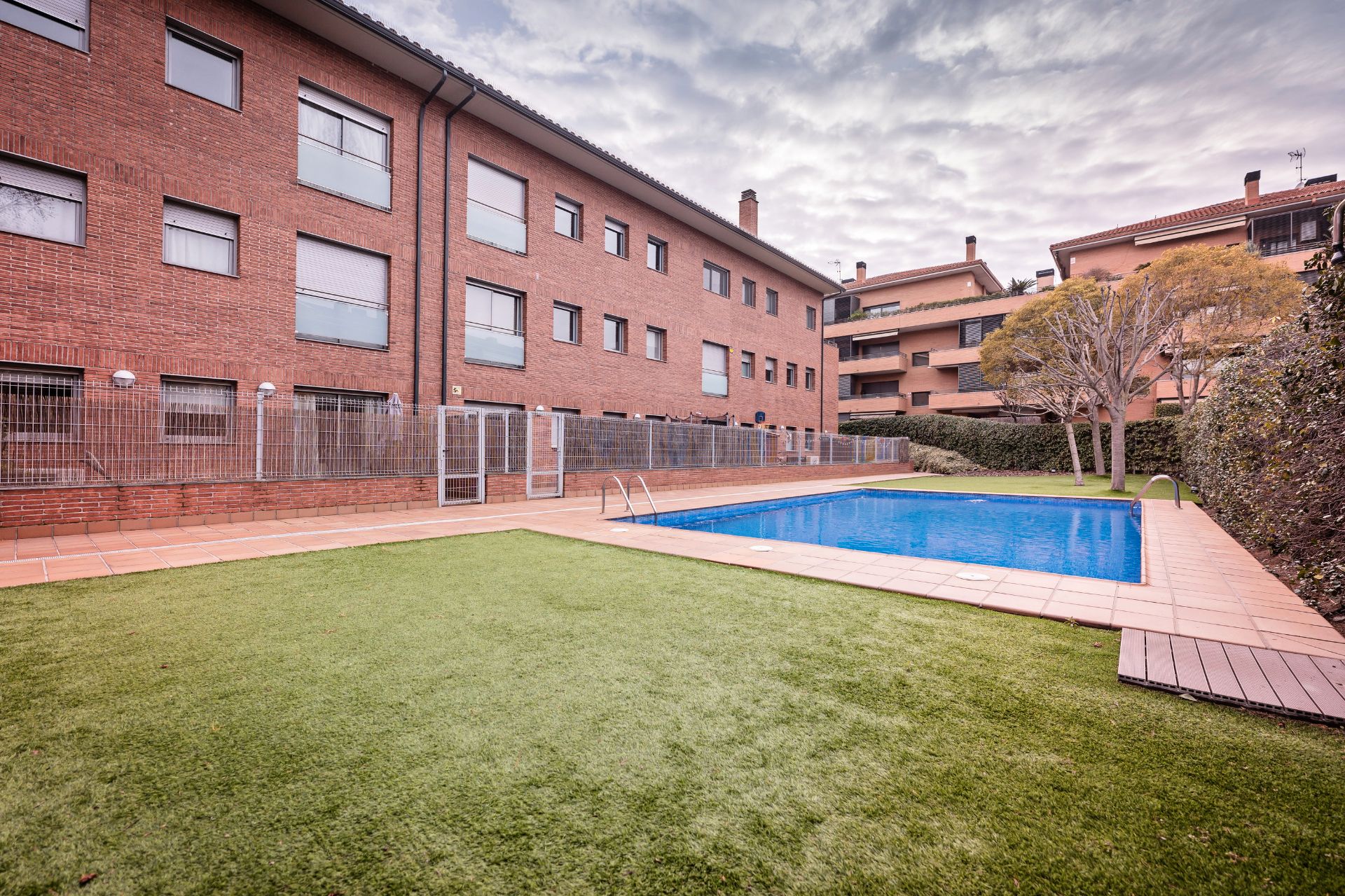 Swimming pool of Planta baja for sale in Sant Cugat del Vallès  with Heating, Private garden and Parquet flooring