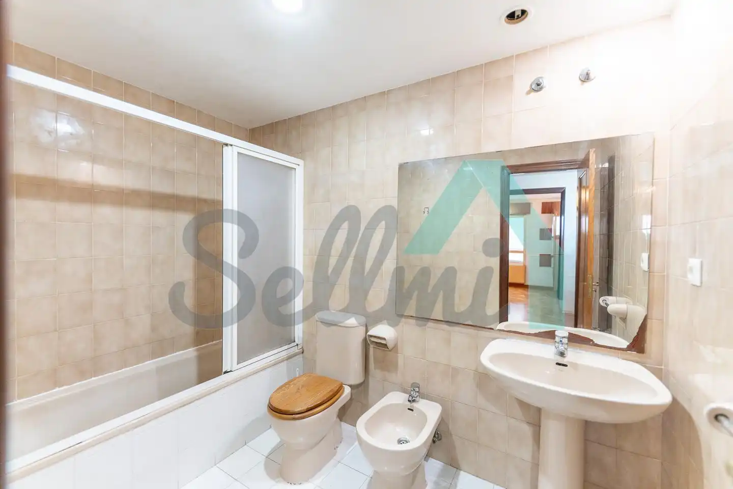 Baño de Piso en venta en Ería - Masip