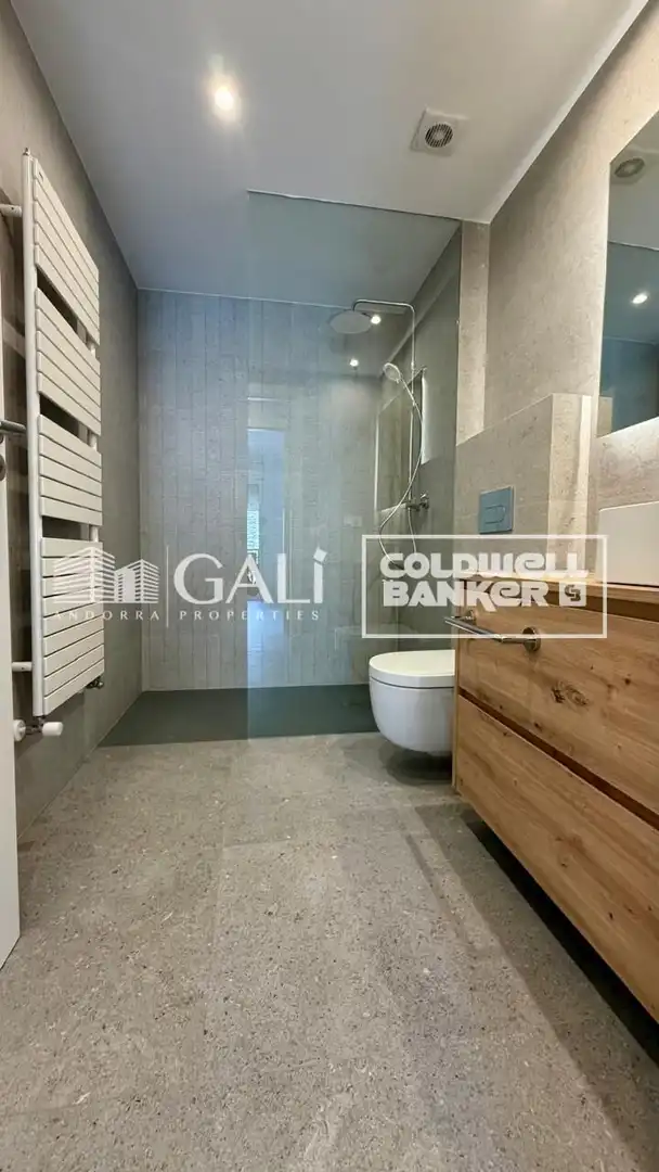Baño de Piso de alquiler en Andorra la Vella con Aire acondicionado, Calefacción y Terraza