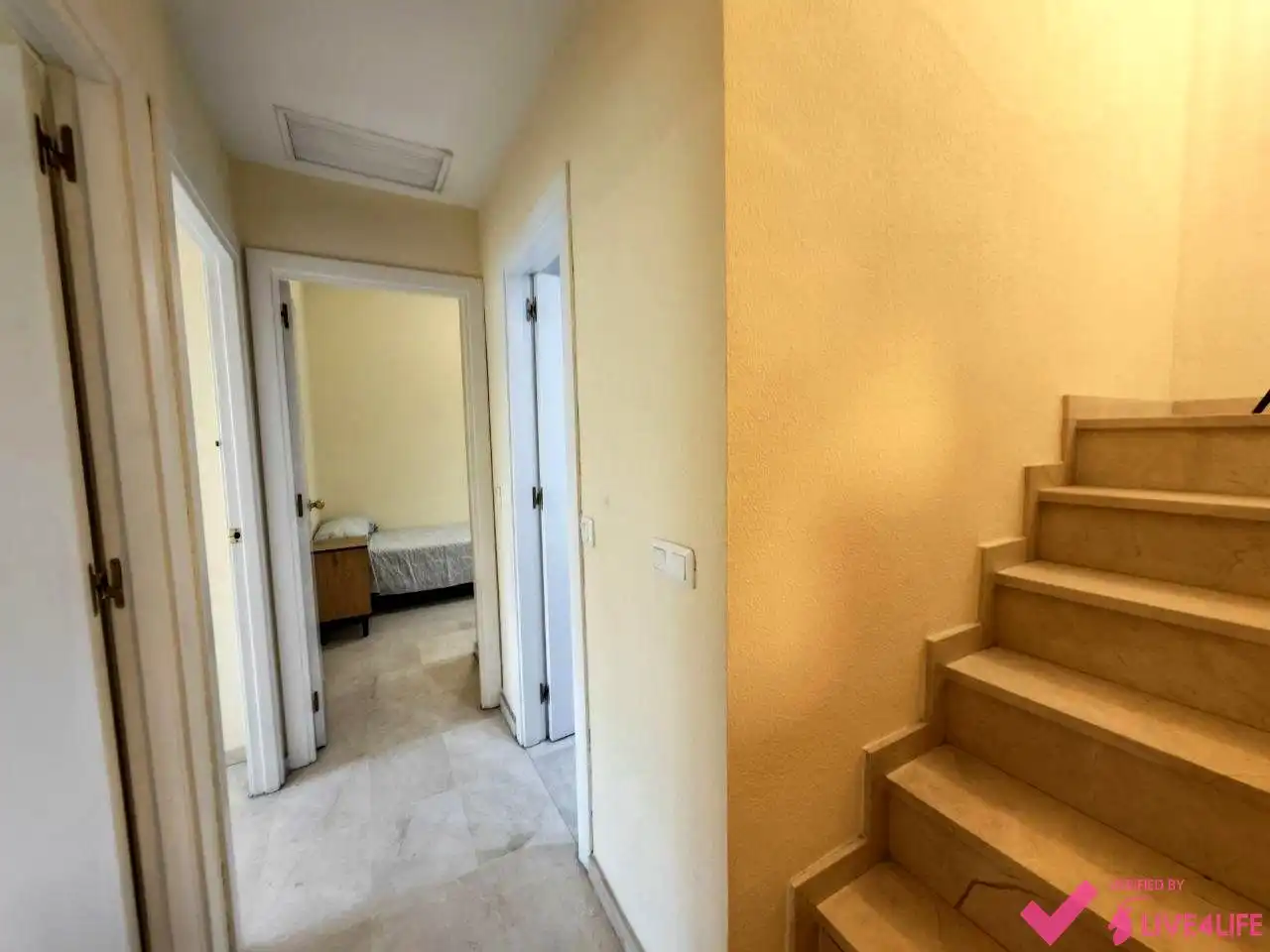 Maisonette zur Miete in Sevilla mit Klimaanlage, Terrasse und Möbliert