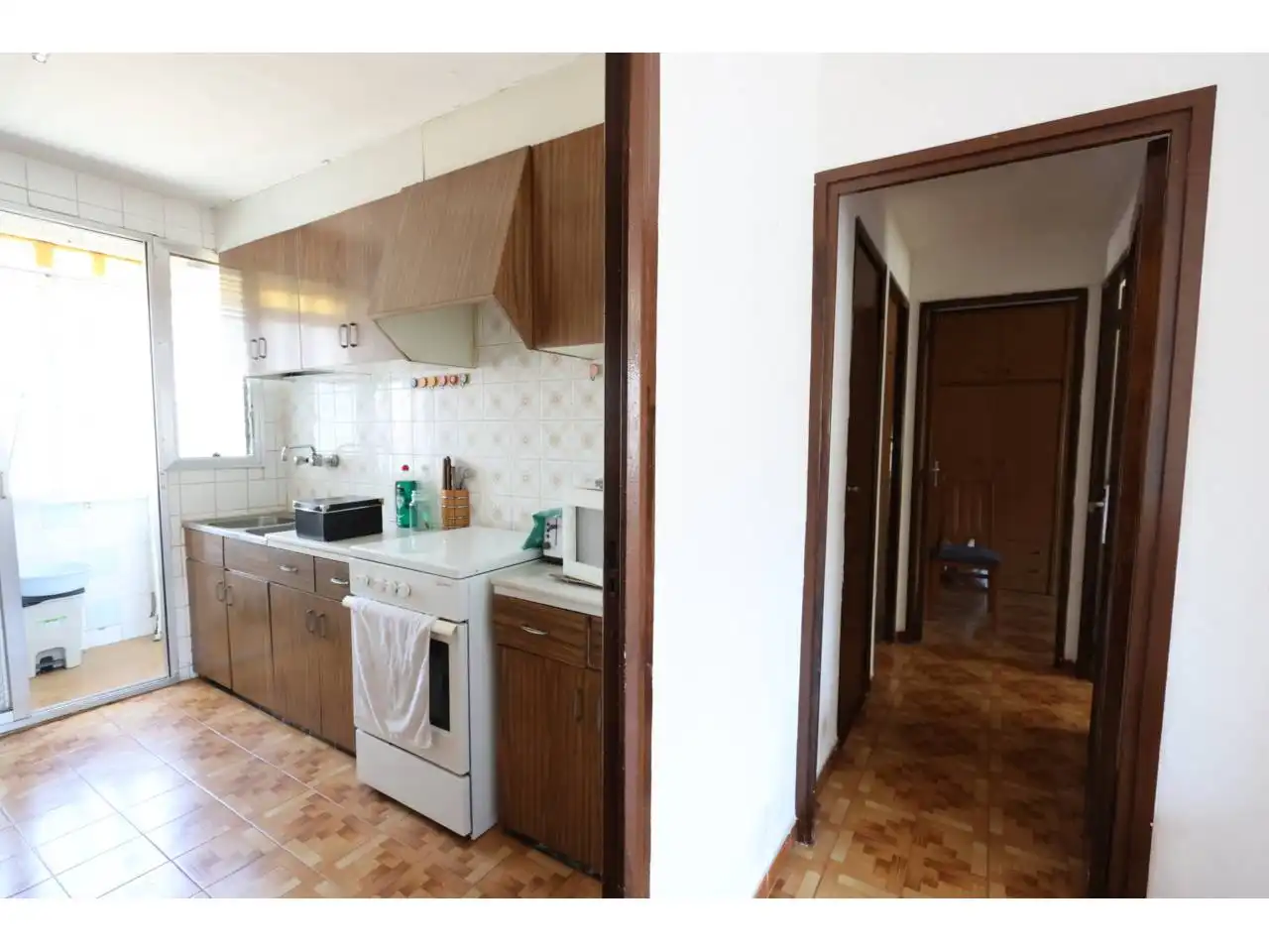 Kitchen of Flat for sale in L'Hospitalet de Llobregat