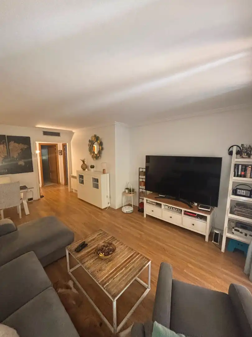 Sala de estar de Planta baja en venta en Las Rozas de Madrid con Calefacción, Trastero y Piscina comunitaria