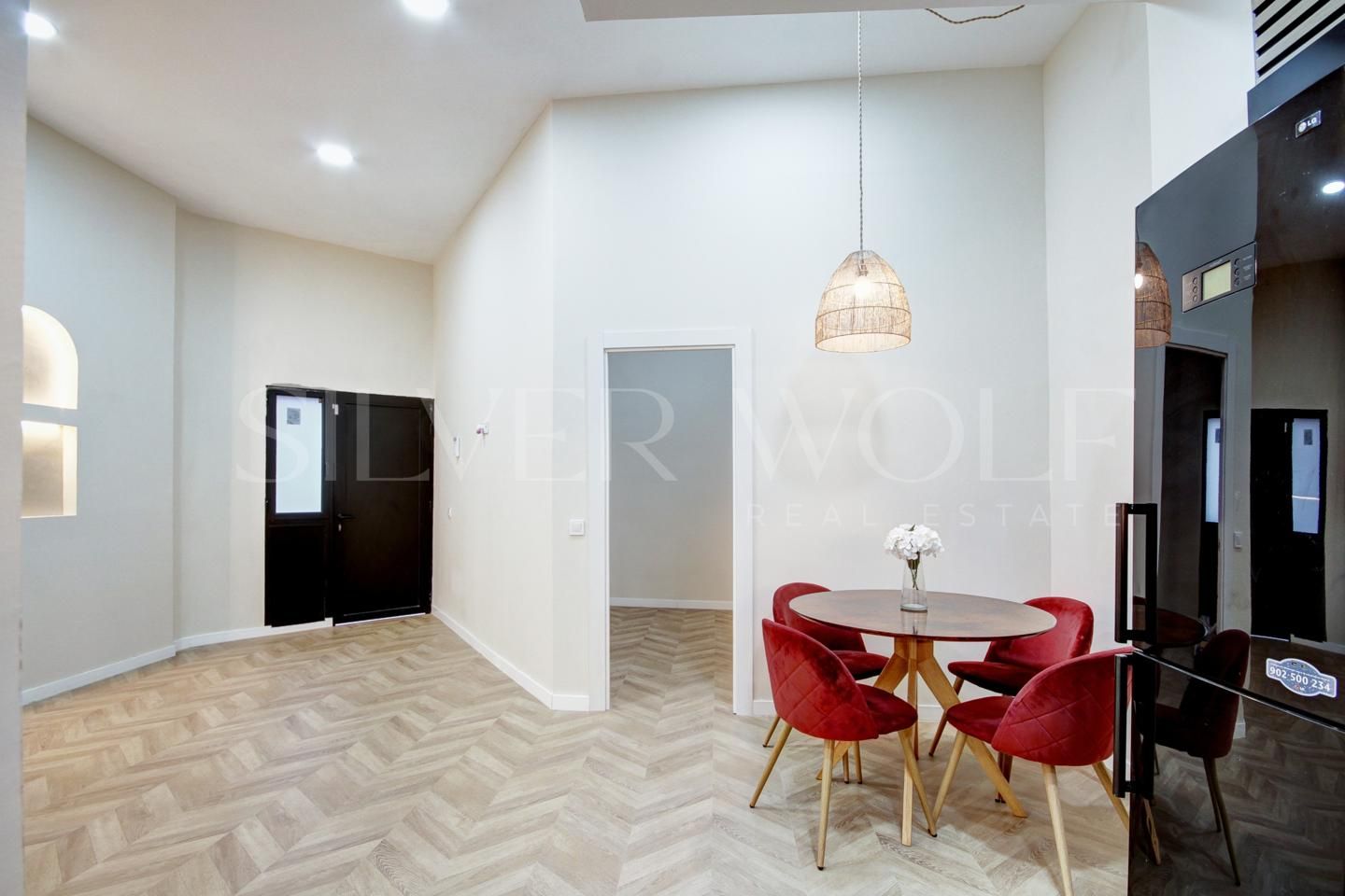 Menjador de Planta baixa en venda en Sant Boi de Llobregat amb Parquet i Alarma