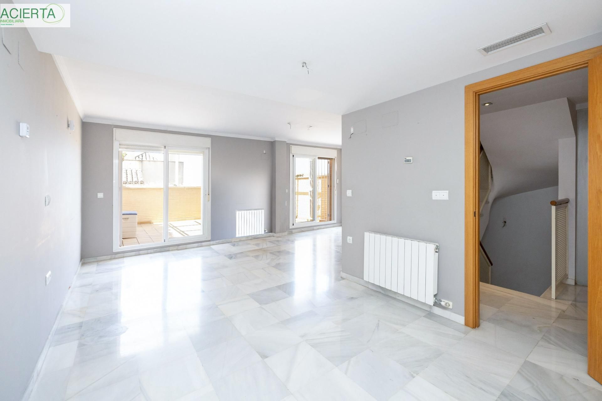 Single-family semi-detached for sale in  Granada Capital  with Air Conditioner, Heating and Terrace