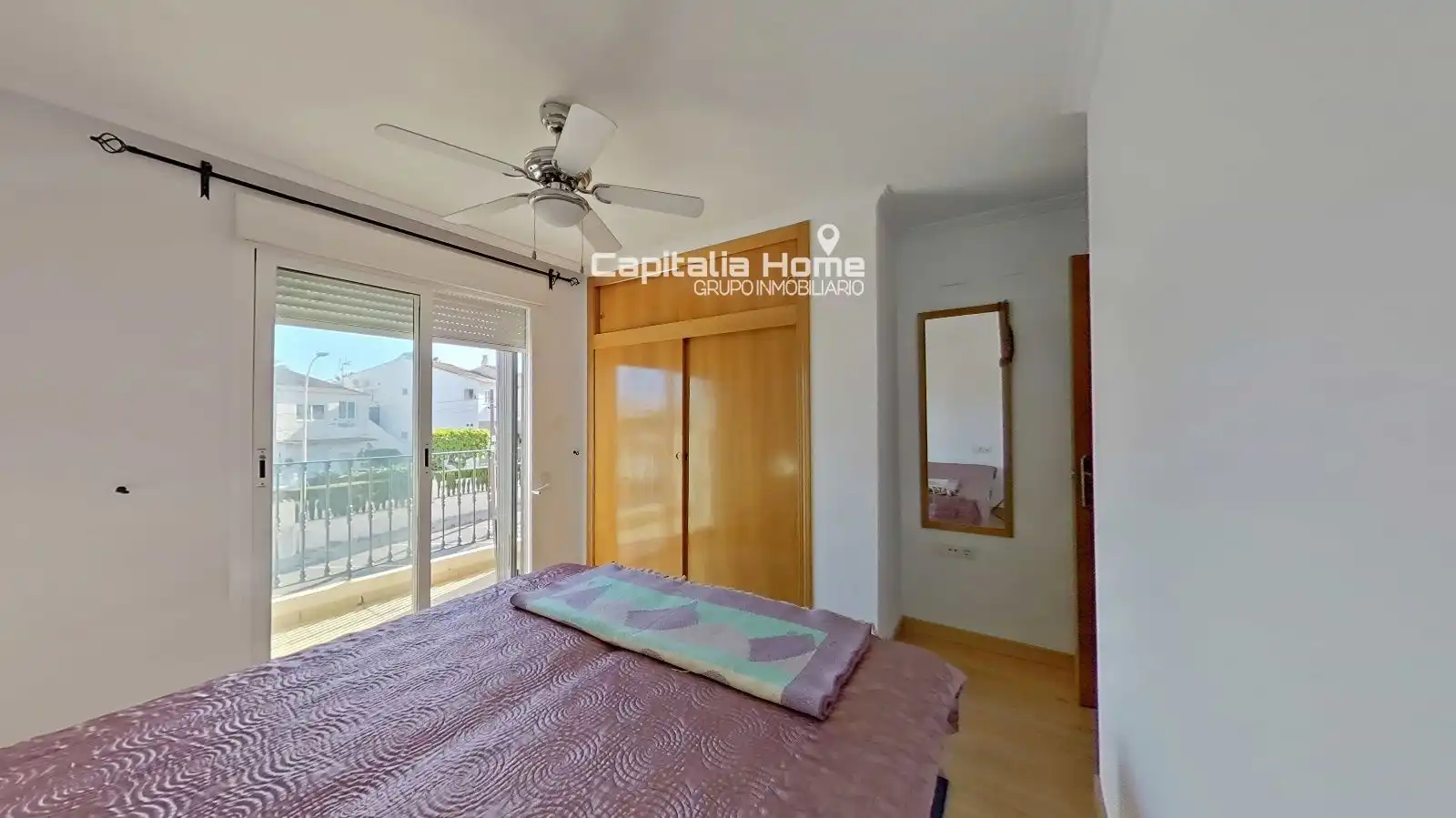 Schlafzimmer von Einfamilien-Reihenhaus zum Verkauf in Santa Pola mit Abstellraum, Schwimmbad und Möbliert