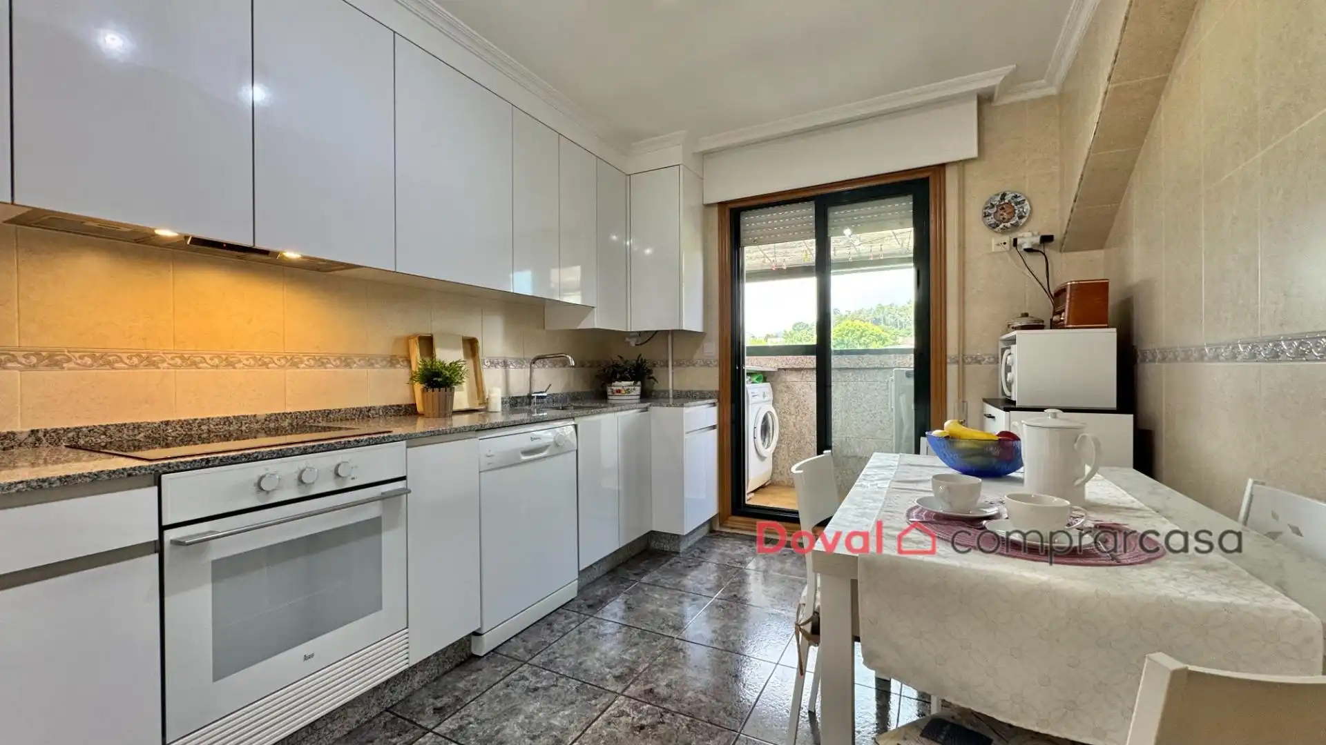 Cocina de Ático en venta en Tui con Calefacción, Parquet y Terraza