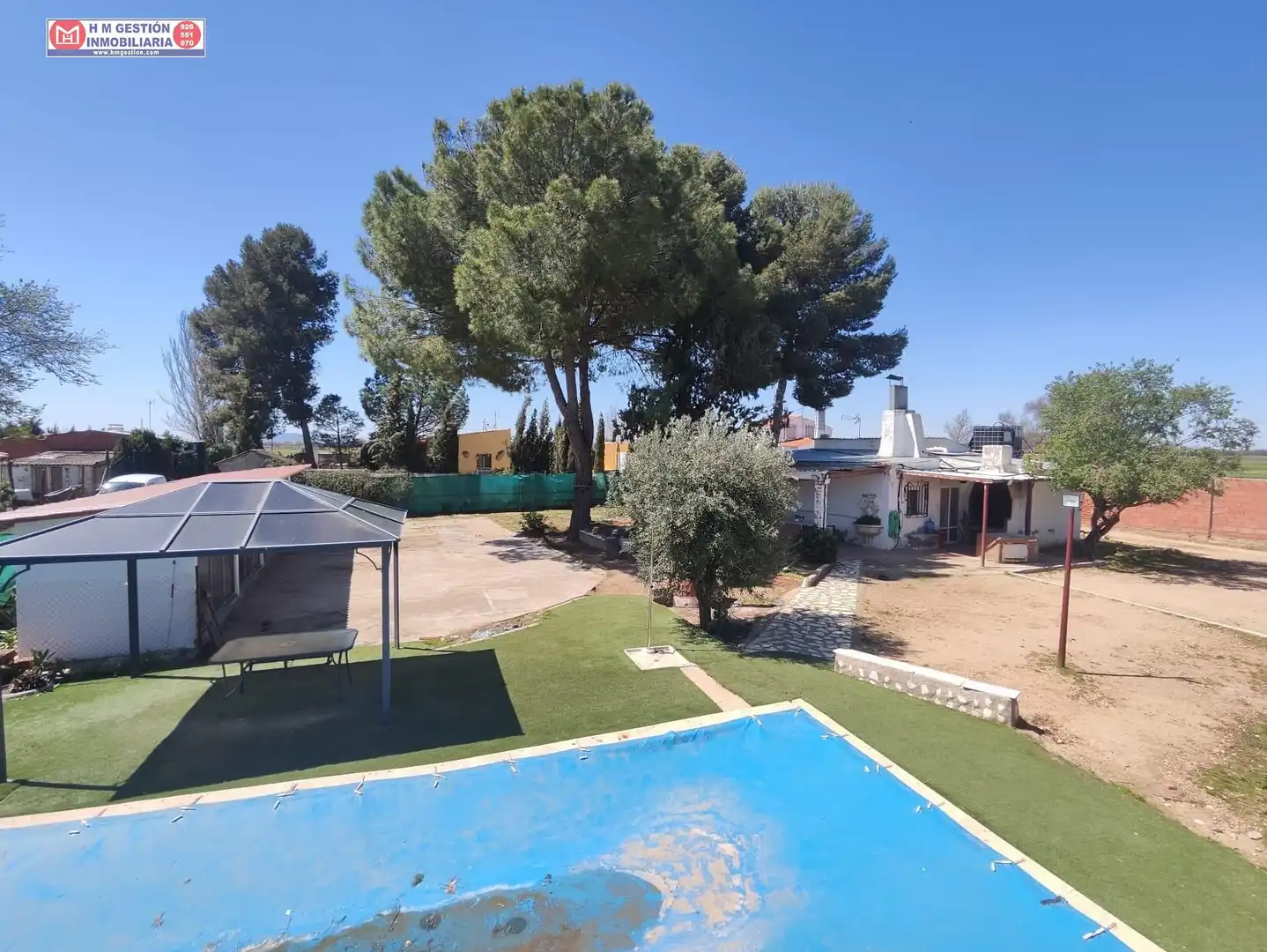 Piscina de Casa o xalet en venda en Alcázar de San Juan amb Aire condicionat, Terrassa i Traster
