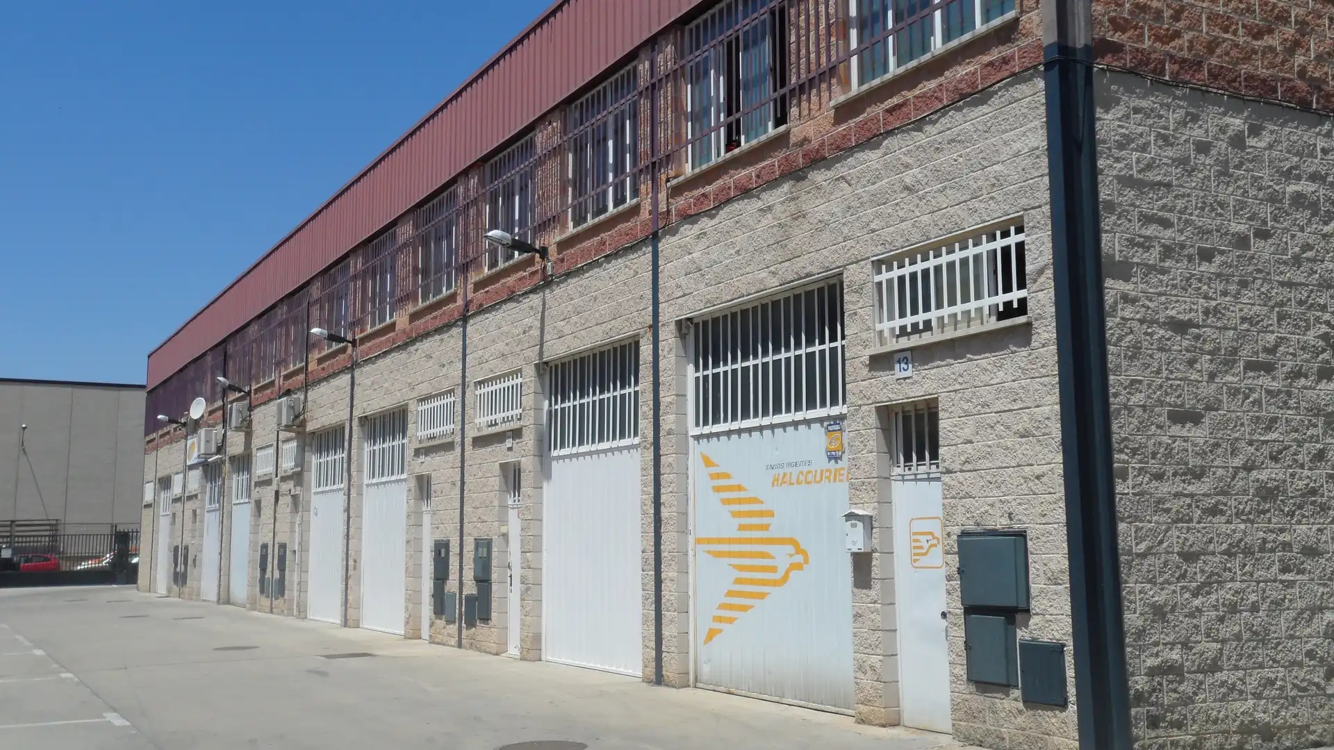 Exterior view of Industrial buildings for rent in Madrid