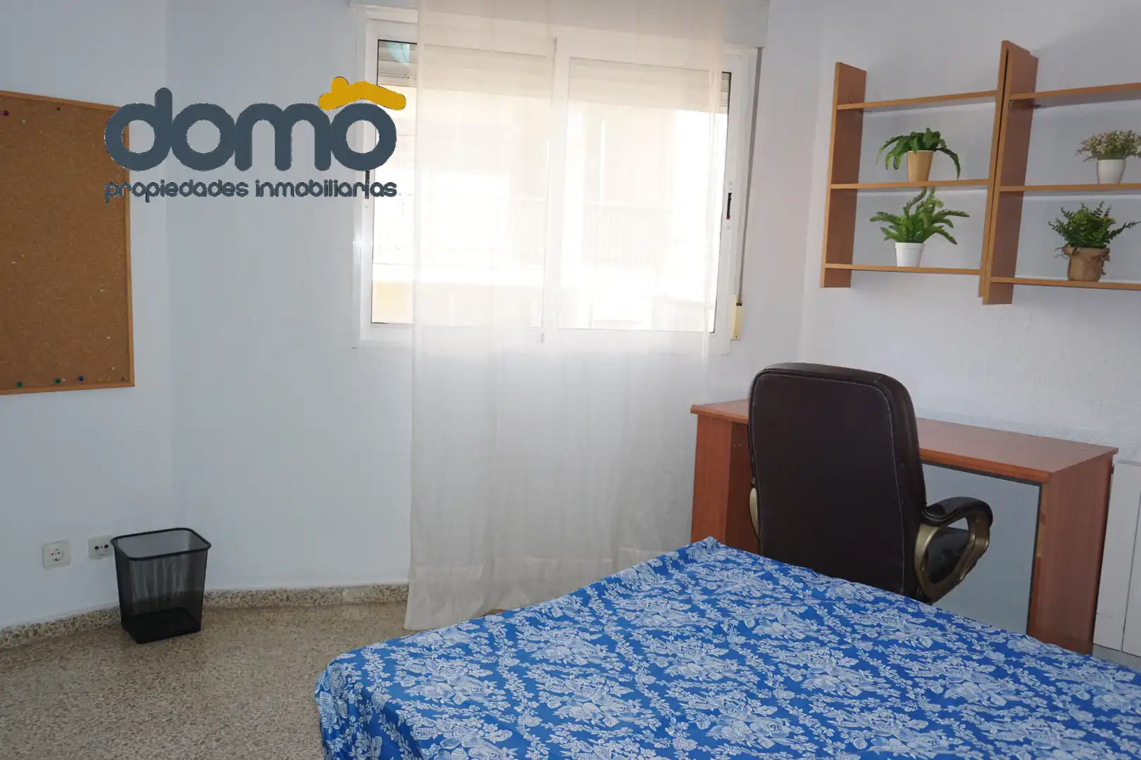 Habitación de Piso en venta en Granada con Calefacción, Amueblado y Horno