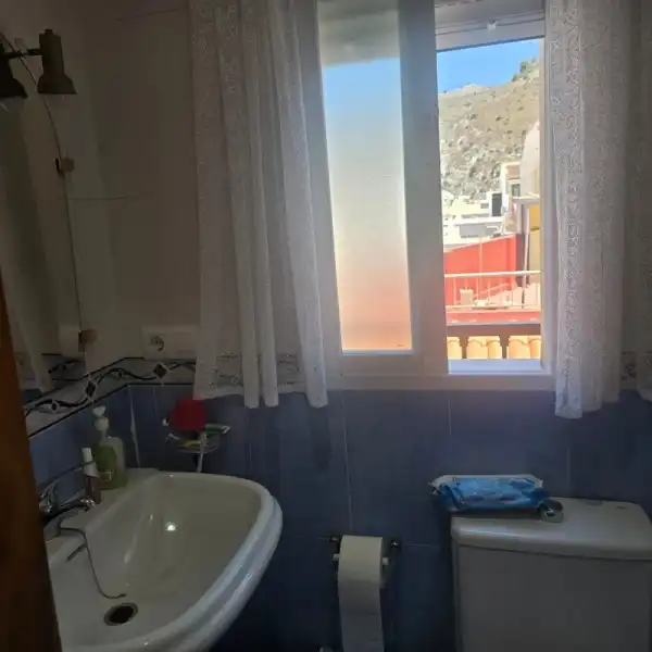 Bany de Pis en venda en Motril amb Balcó