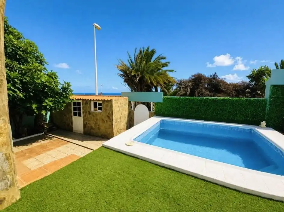 Piscina de Casa o chalet de alquiler en Telde con Aire acondicionado, Jardín privado y Terraza