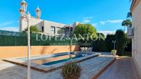 Exterior view of House or chalet for sale in L'Eliana  with Air Conditioner, Terrace and Swimming Pool