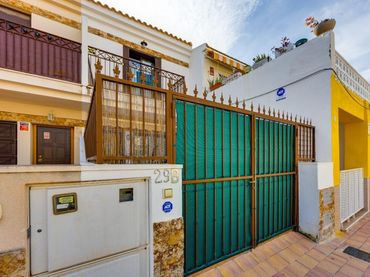 Reihenhaus mit Balkon zum Verkauf in Calle de Chamartín