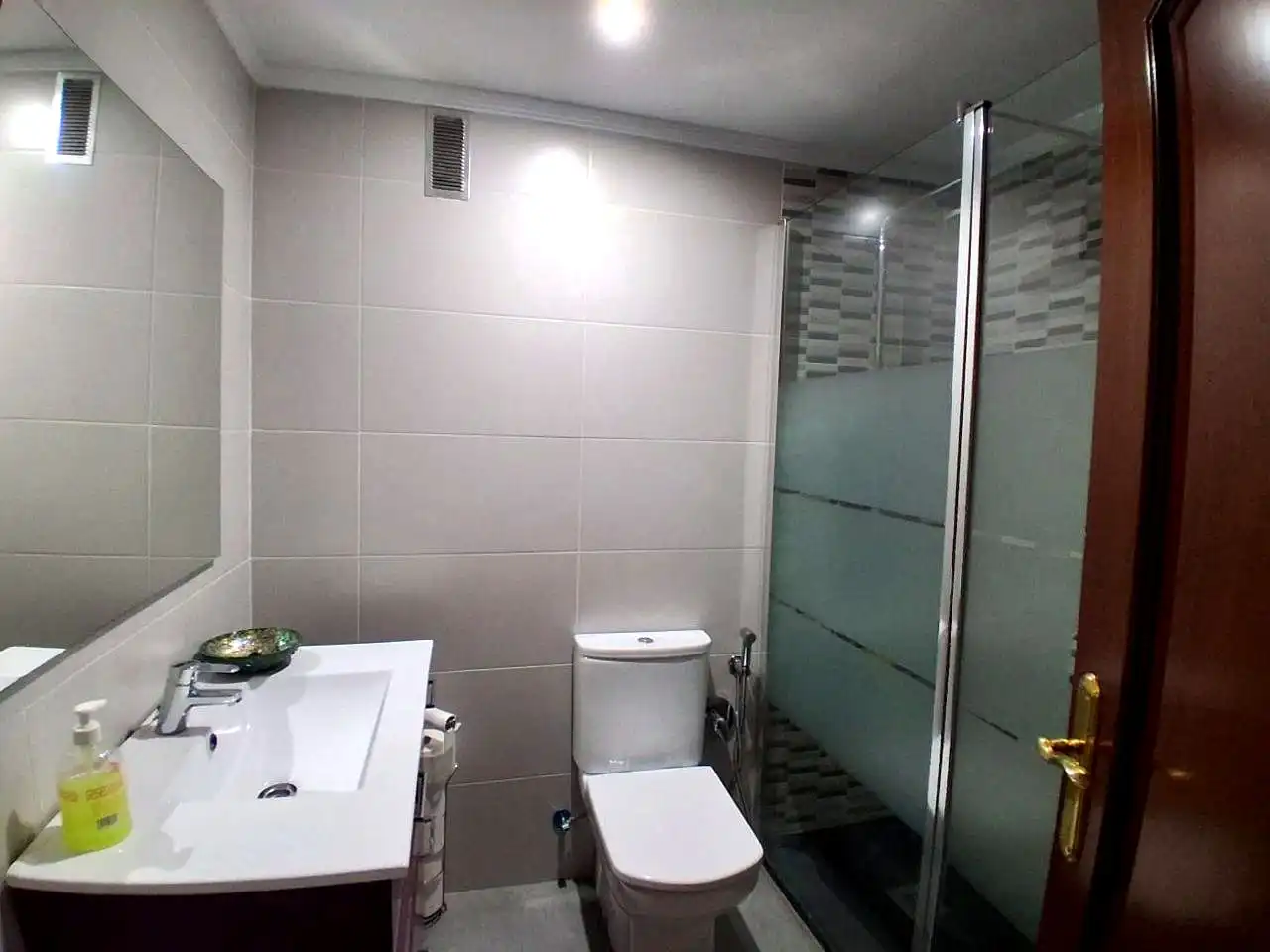 Badezimmer von Wohnung zum Verkauf in Barakaldo  mit Heizung, Terrasse und Möbliert
