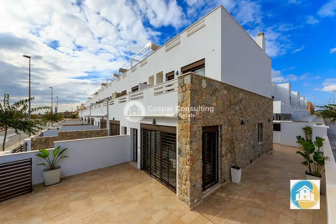 Vista exterior de Dúplex en venda en Pilar de la Horadada amb Aire condicionat, Calefacció i Jardí privat