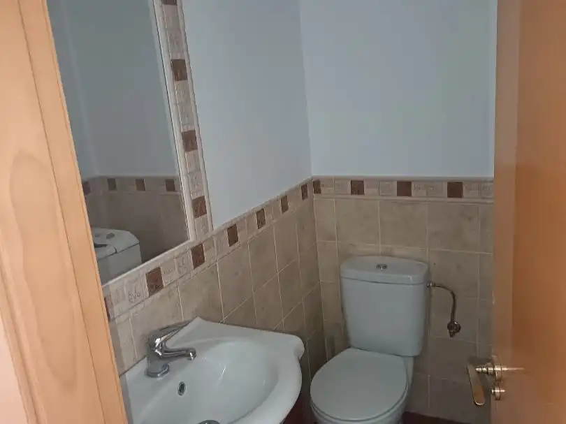 Bathroom of Duplexes for sale in Valencia de Don Juan  with Terrace and Balcony