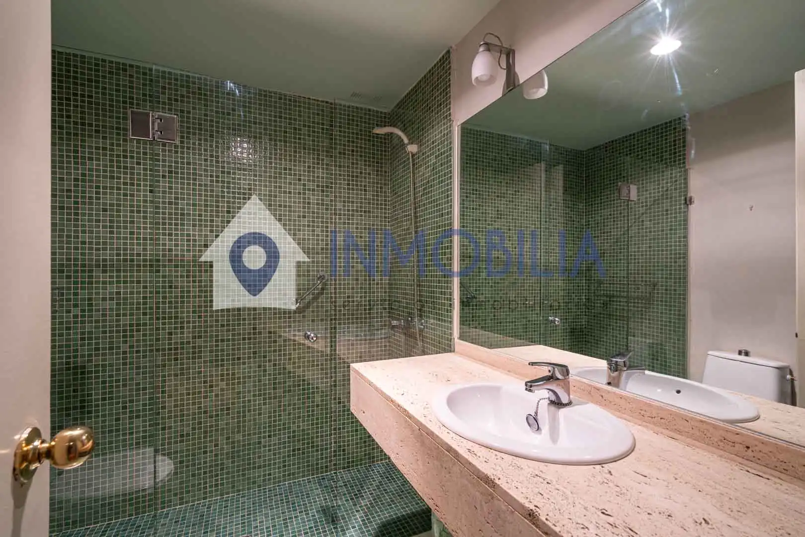 Baño de Piso en venta en Madrid con Calefacción, Jardín privado y Trastero