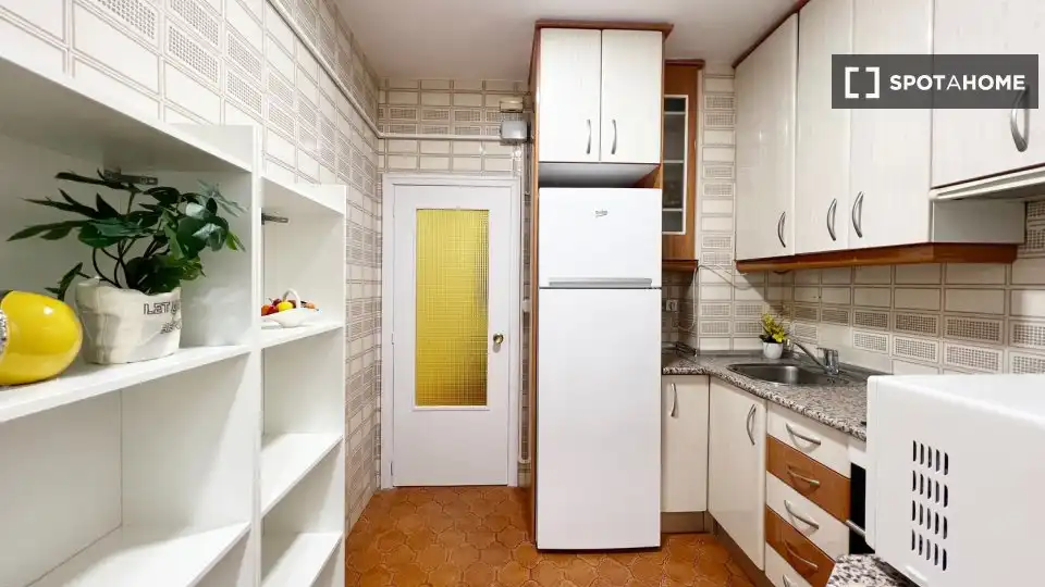 Kitchen of Flat for rent in Madrid  with Air Conditioner, Heating and Furnished