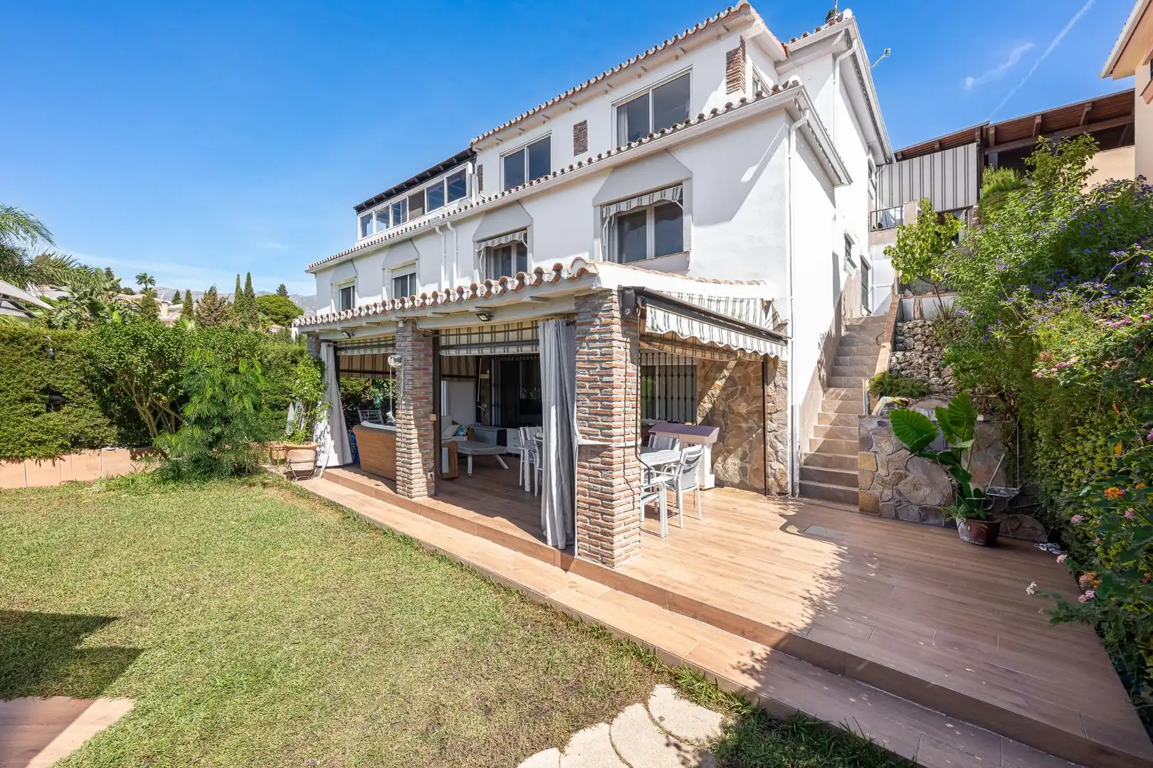 Maison jumelée avec piscine à vendre à AZOR DEL COTO