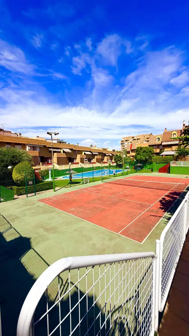 Casa aparellada amb piscina en venda a Playa de San Juan - El Cabo de las Huertas, imagen 35