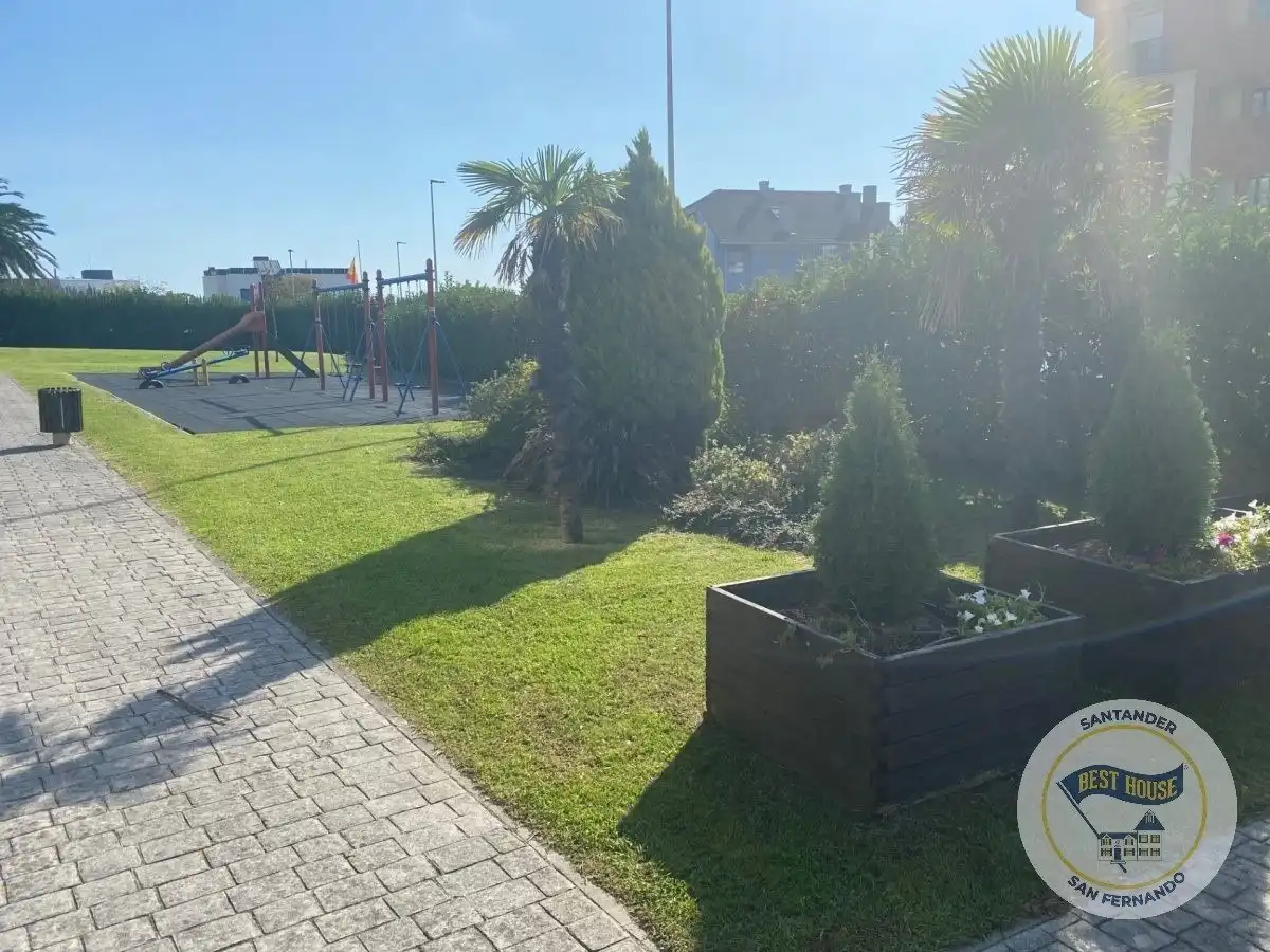 Wohnung zur Miete in Avenida de Cantabria, Valdenoja