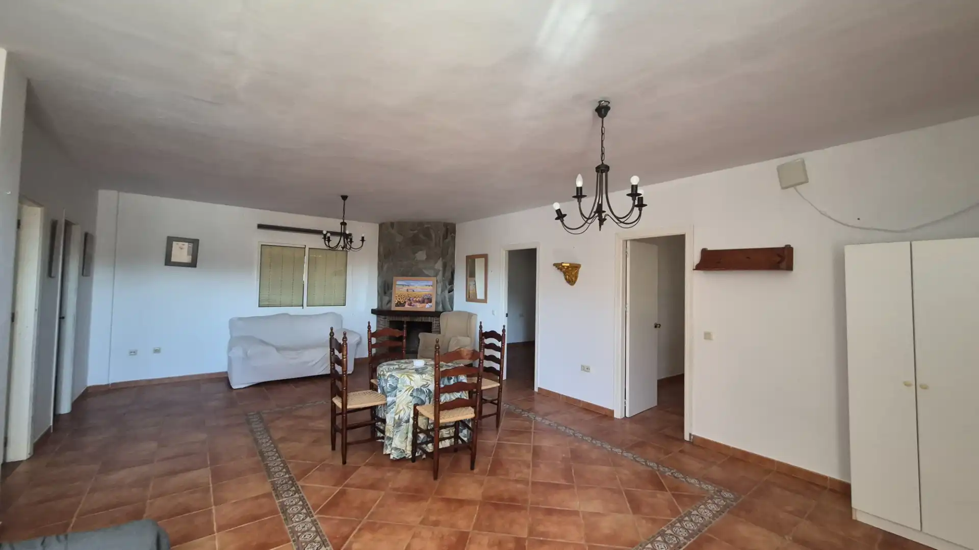 Menjador de Finca rústica en venda en Los Barrios amb Jardí privat, Terrassa i Piscina