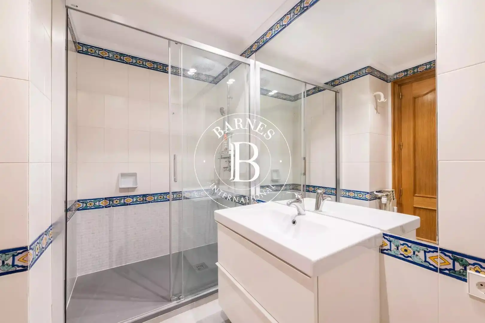 Bathroom of Flat for rent in Madrid  with Air Conditioner, Heating and Terrace