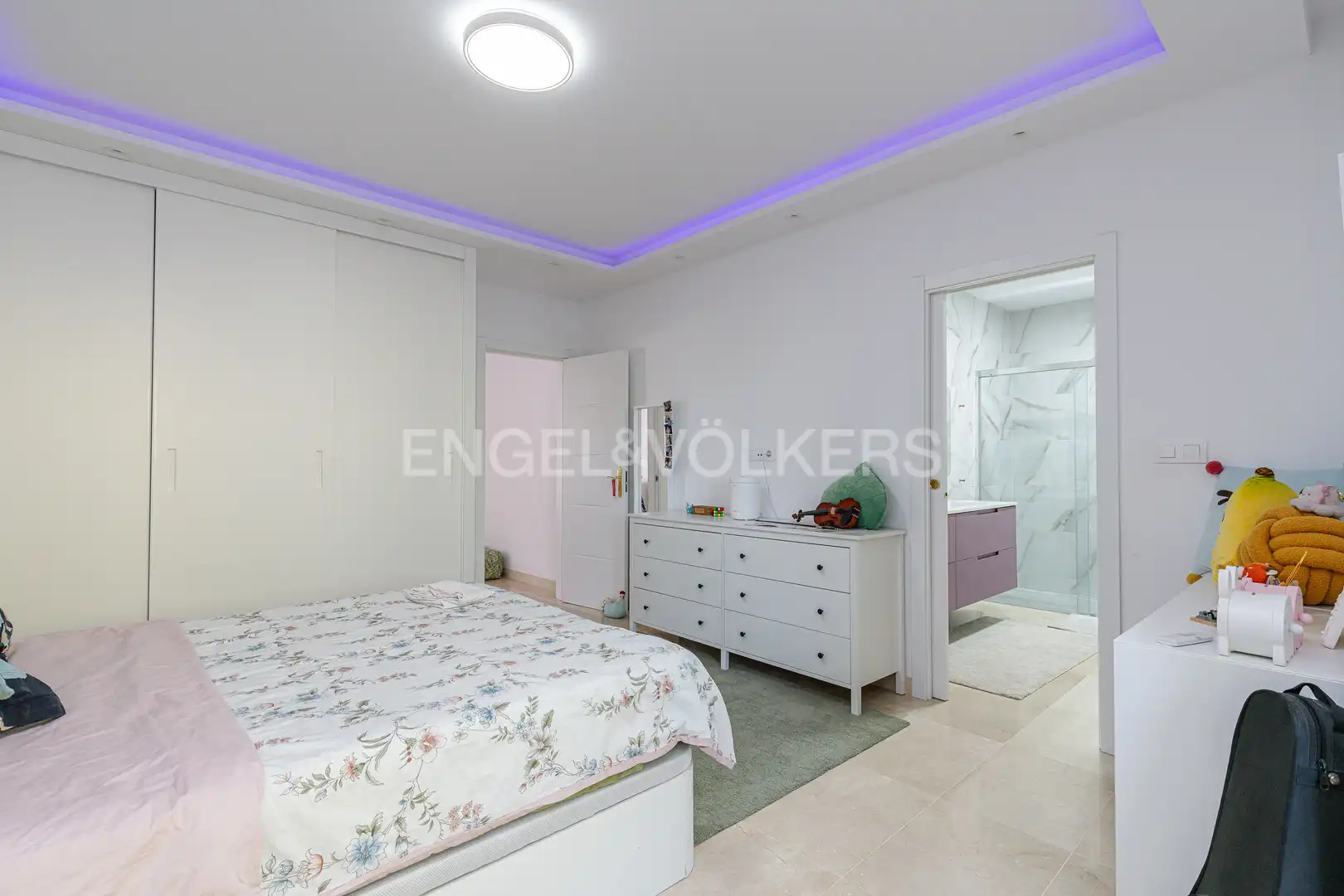 Habitación de Casa o chalet en venta en Boadilla del Monte con Aire acondicionado, Calefacción y Jardín privado