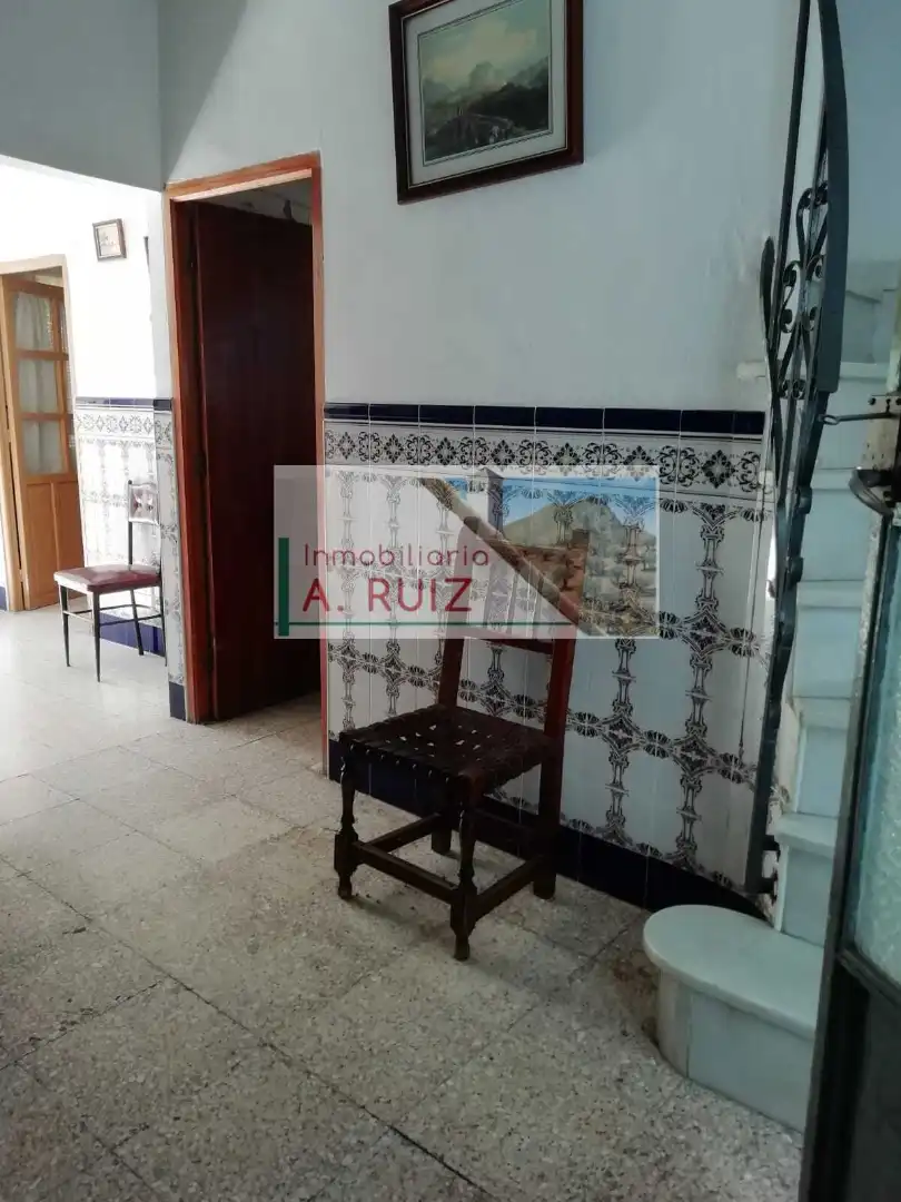 CASA SEMICÉNTRICA CON GRAN PATIO, imatge 5
