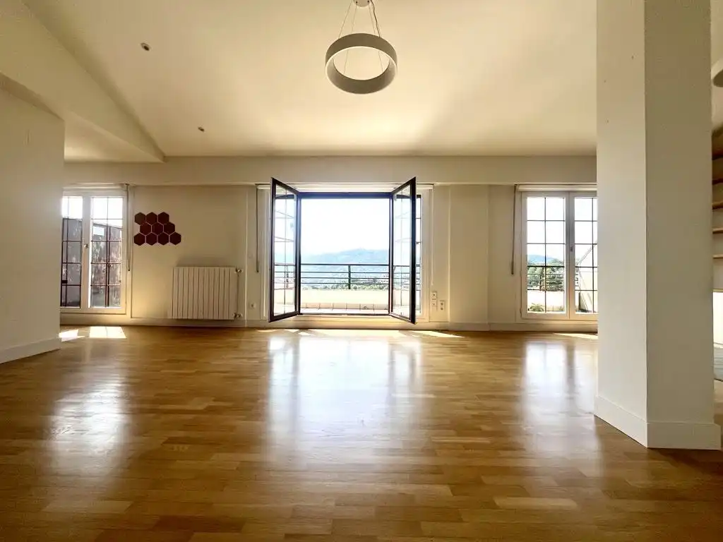 Wohnung zur Miete in Pinu Bidea, Aiete