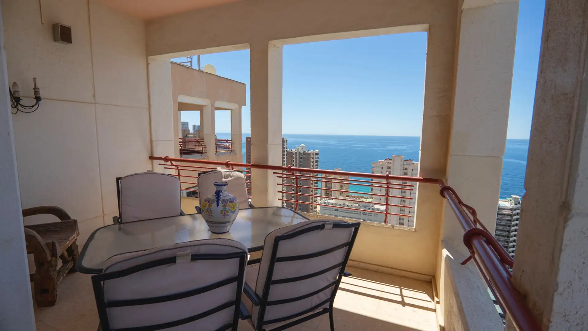 Terrassa de Àtic en venda en Benidorm amb Piscina, Moblat i Jacuzzi