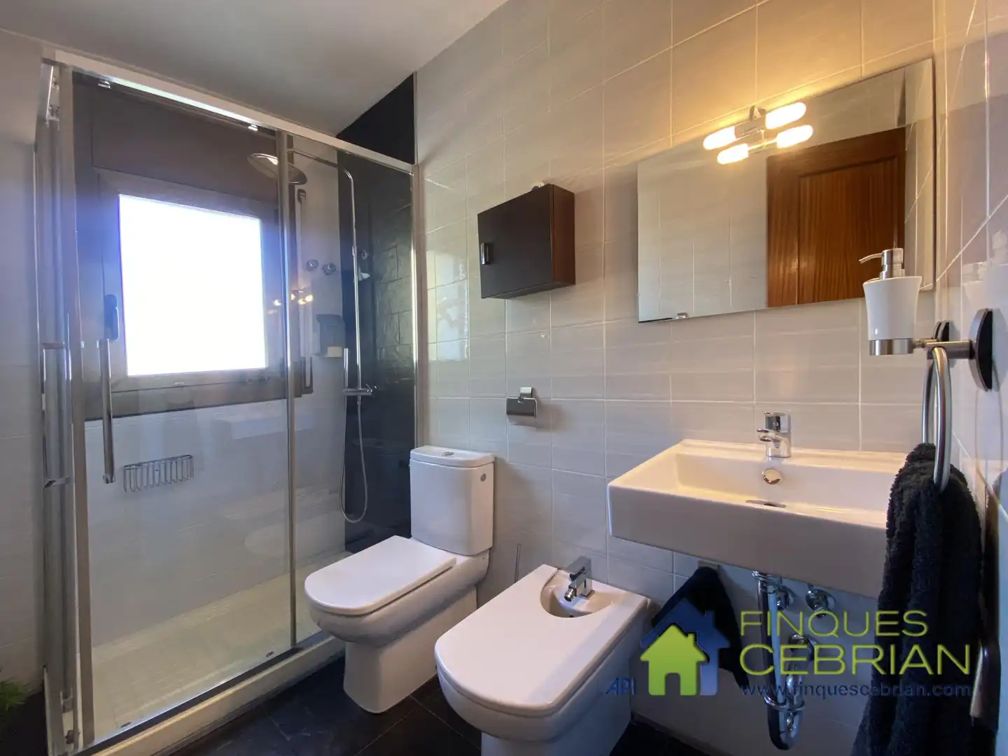 Bathroom of Houses for sale in Alella  with Heating, Terrace and Storage room