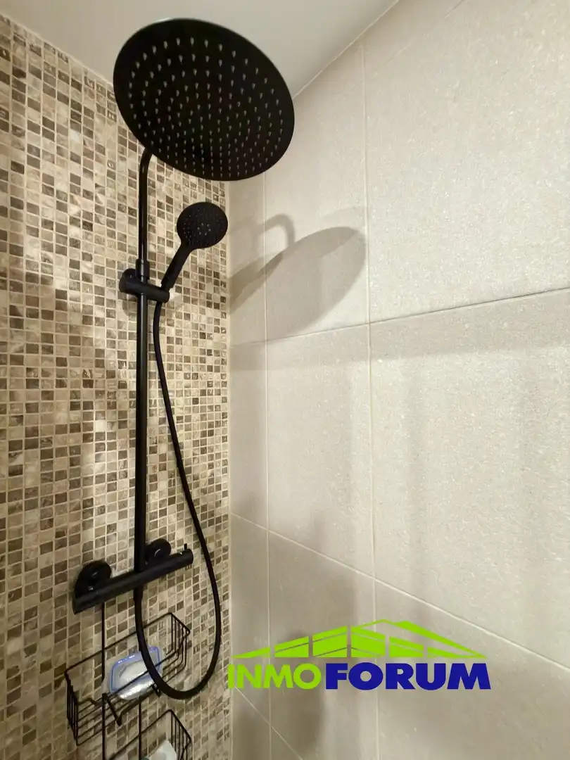 Badezimmer von Wohnung zum Verkauf in A Coruña Capital  mit Heizung, Abstellraum und Möbliert