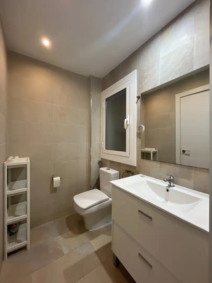 Bathroom of Flat for sale in Barcelona  with Air Conditioner, Heating and Furnished