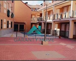 Exterior view of Flat for sale in Casarrubios del Monte  with Air Conditioner, Heating and Private garden