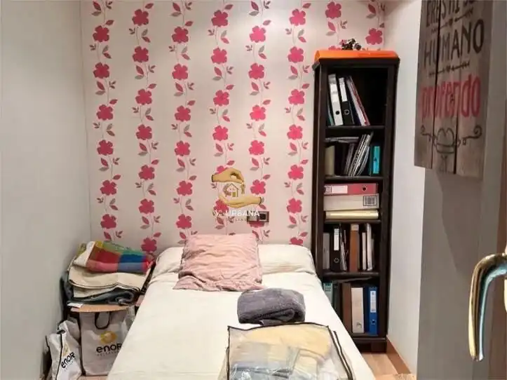 Bedroom of Flat for sale in Salamanca  with Air Conditioner, Heating and Storage room