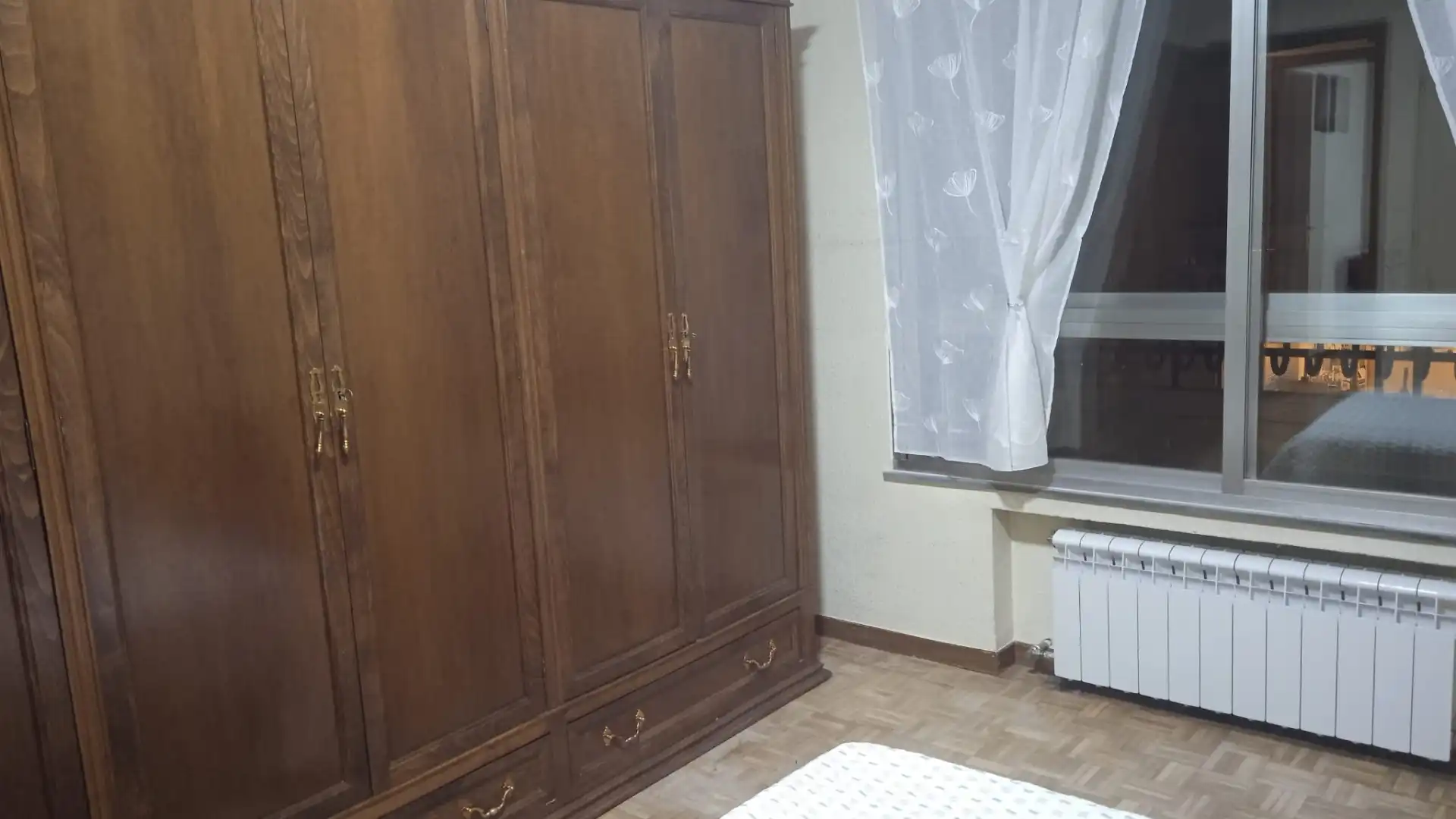 Schlafzimmer von Wohnung zur untervermieten in Salamanca mit Heizung, Parkett und Möbliert