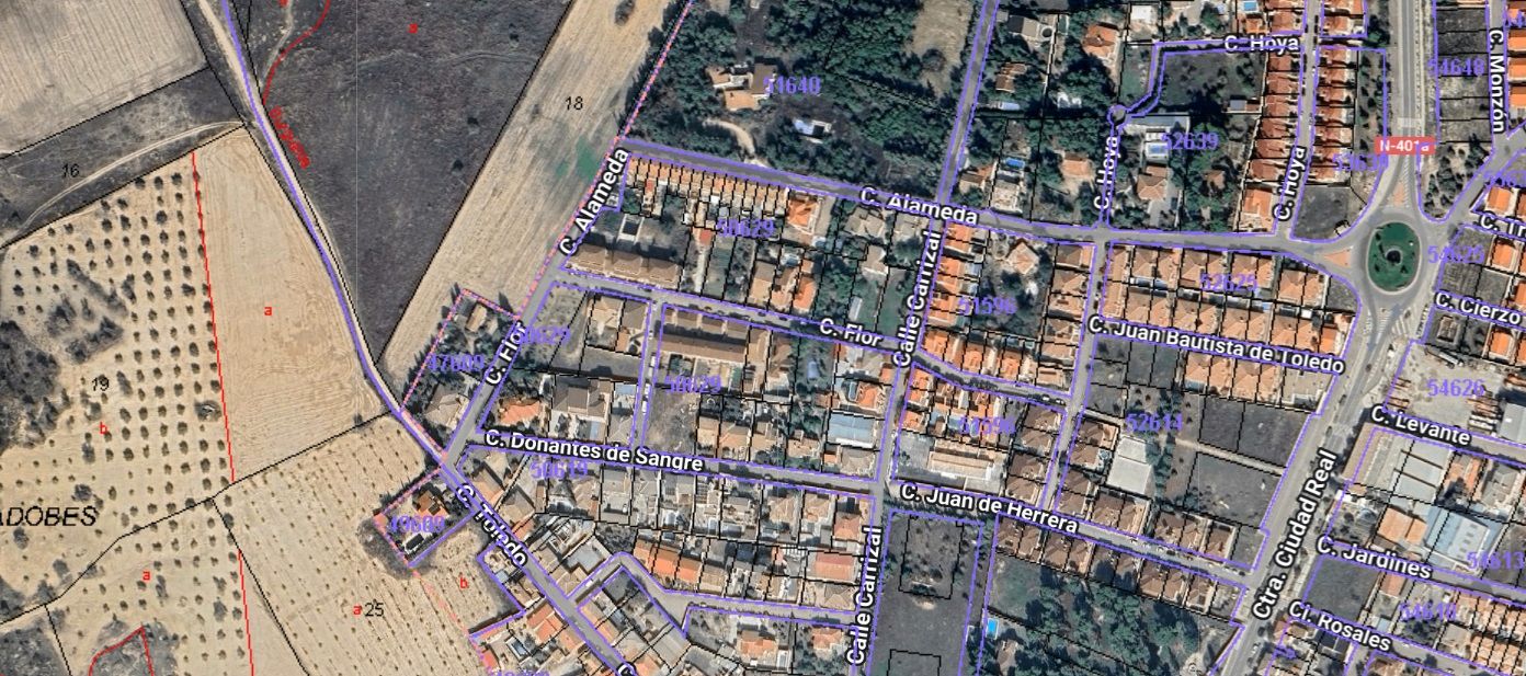 Vista exterior de Casa o xalet en venda en Burguillos de Toledo amb Terrassa, Traster i Moblat