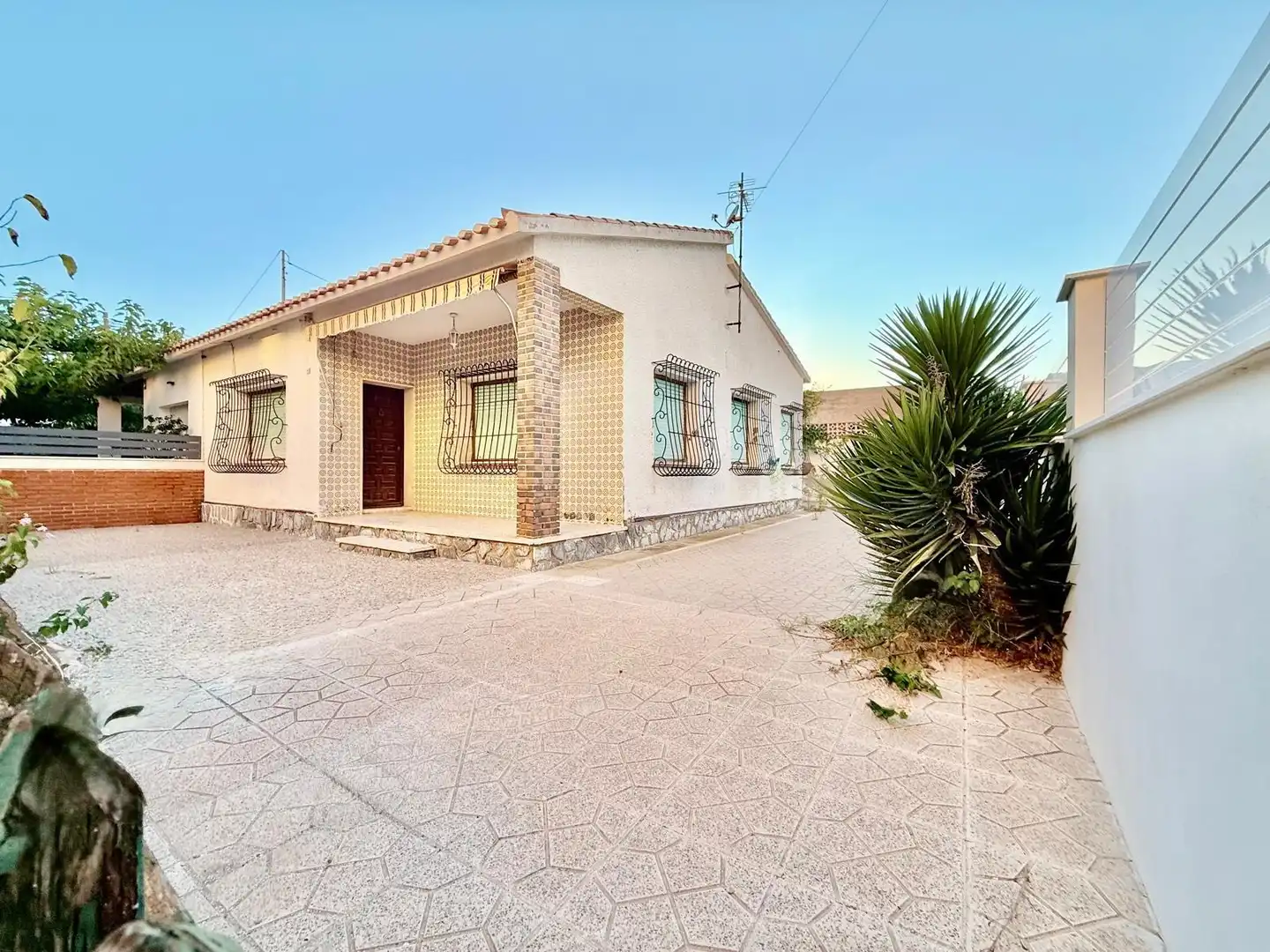 Casa aparellada amb jardí en venda a Torre de la Horadada, imagen 2