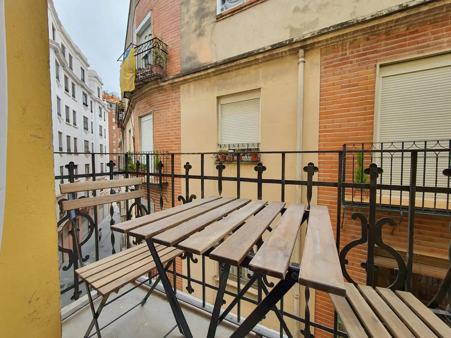 Terraza de Piso para compartir en Valencia con Lavadora