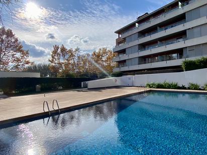 Piscina de Pis en venda en Sant Cugat del Vallès amb Aire condicionat, Calefacció i Parquet