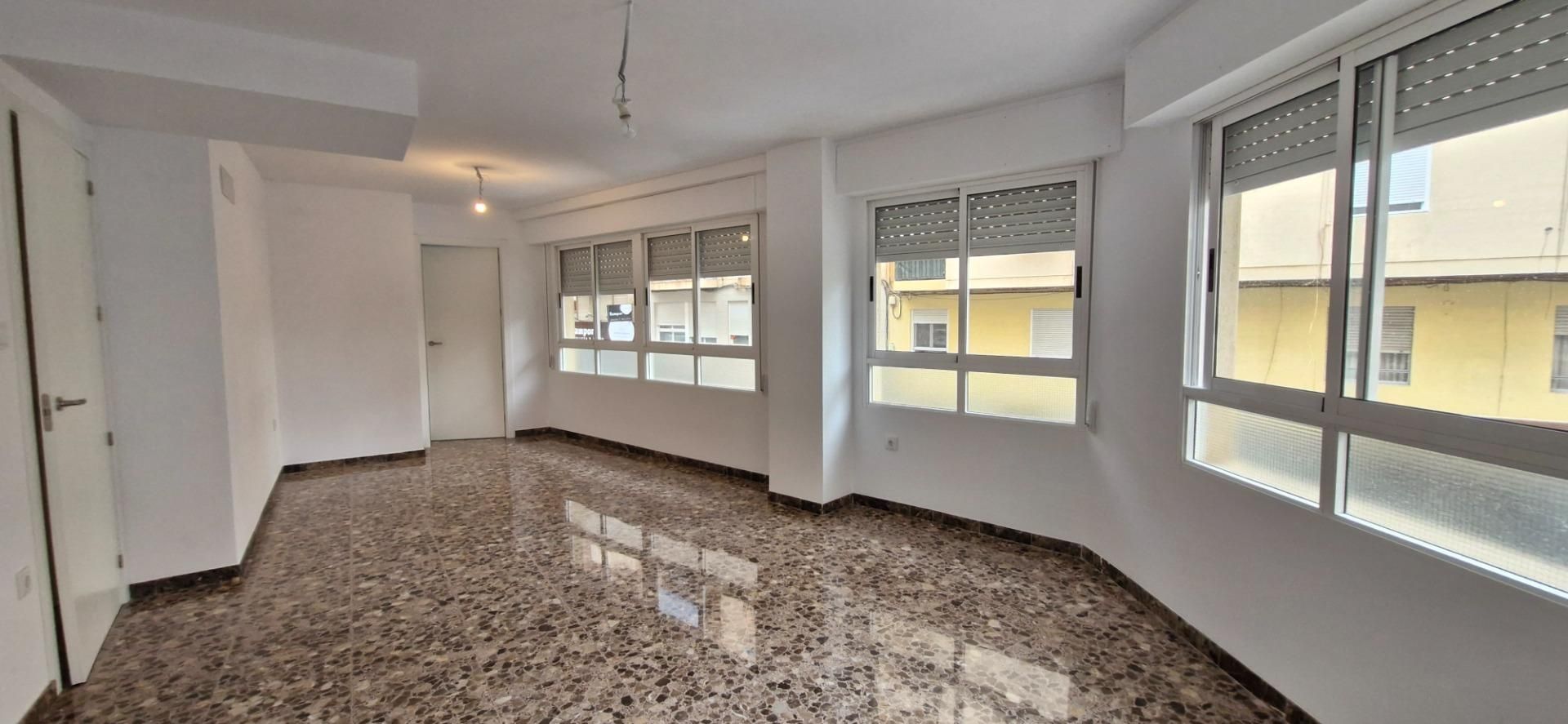 Exterior view of Planta baja for sale in Elche / Elx