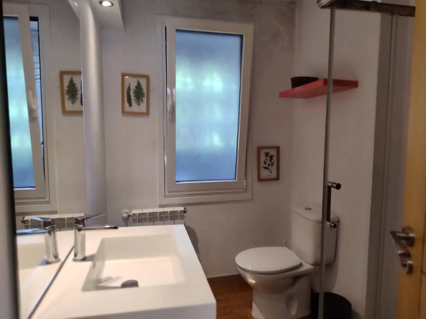 Baño de Piso de alquiler en Santiago de Compostela  con Calefacción, Amueblado y Horno