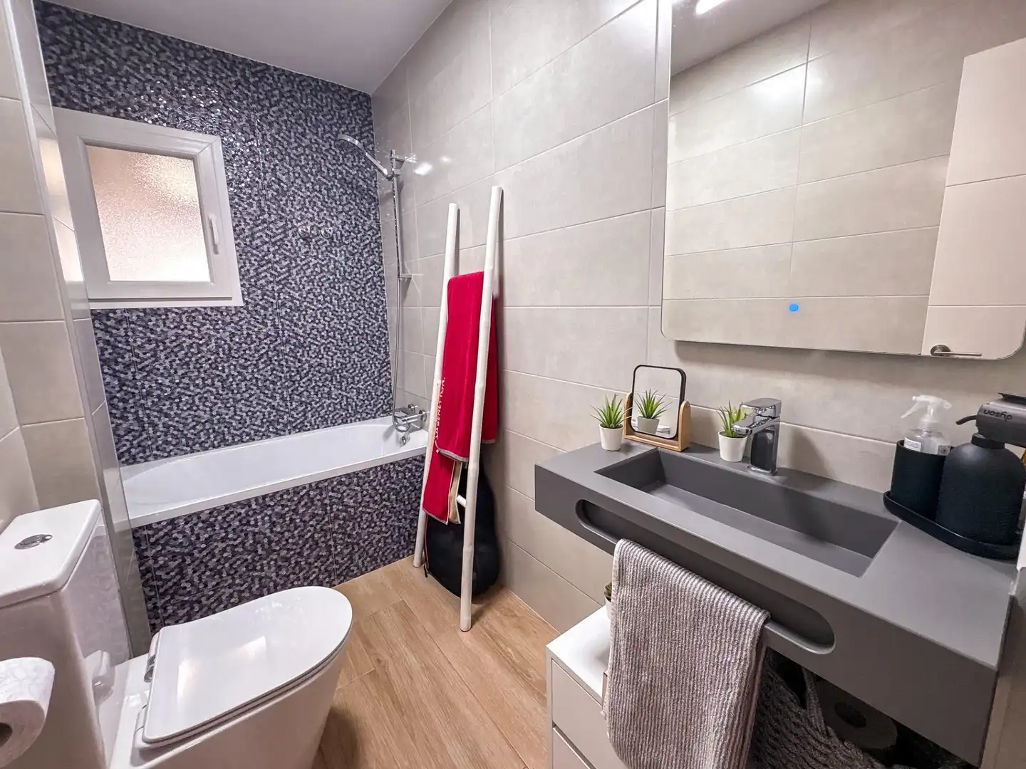 Bany de Apartament en venda en Pilar de la Horadada amb Aire condicionat, Terrassa i Traster
